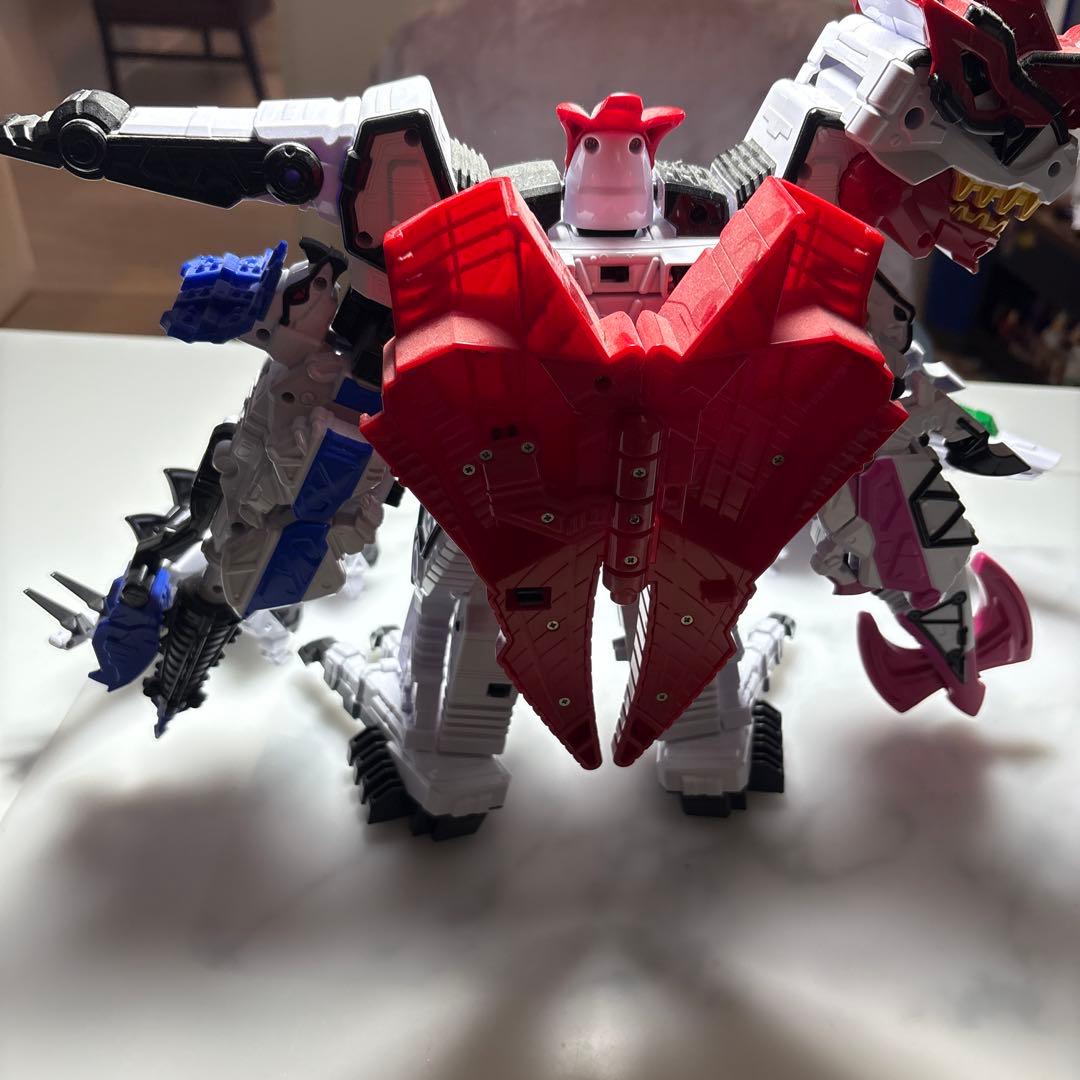 最終価格！！韓国版　キョウリュウジャーブレイブ　ロボ