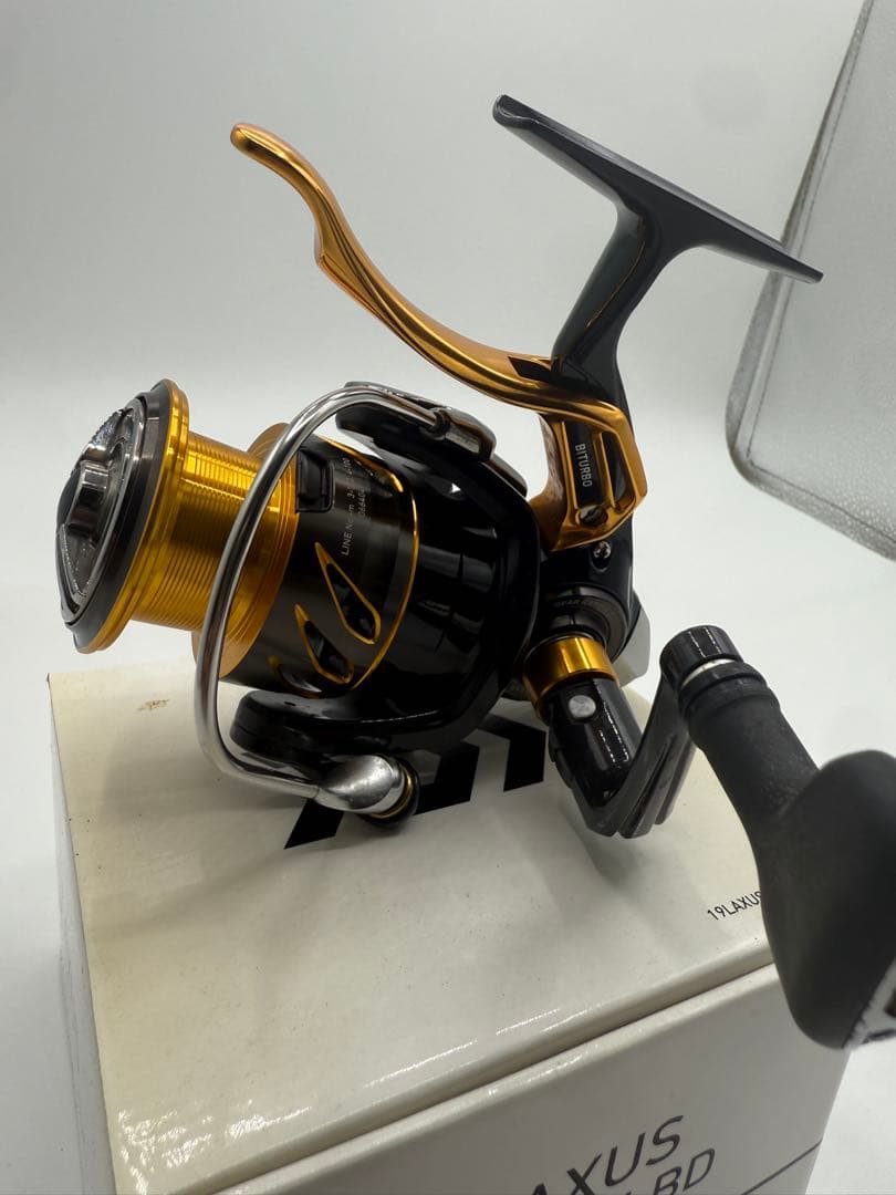 Daiwa LAXUS2500H-LBD スピニングリール