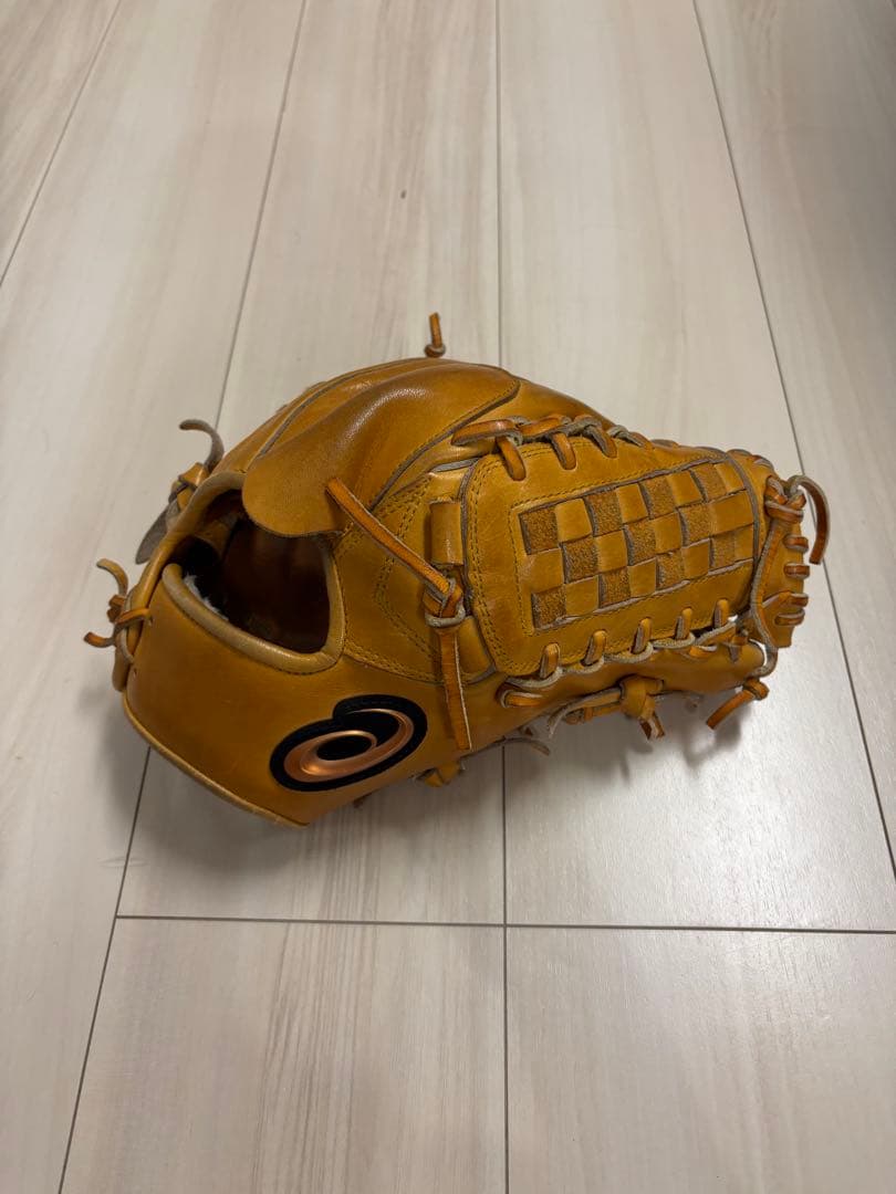 アシックスネオリバイブ硬式投手用グローブ