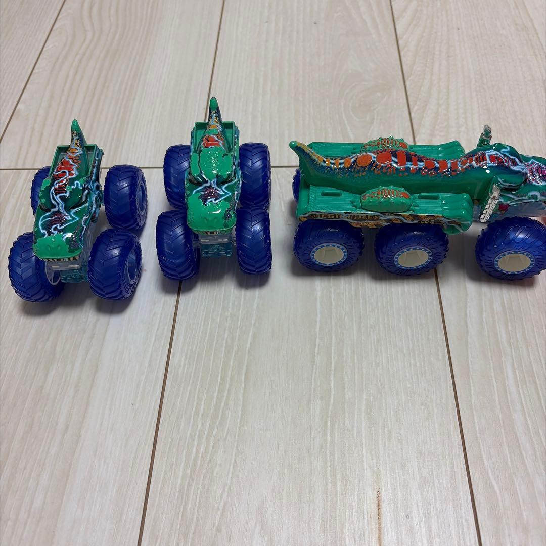 モンスタートラック　Hot Wheels セット