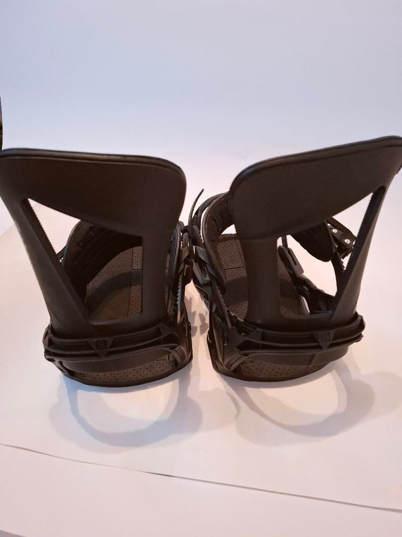 るー　SALOMON HOLOGRAM ほぼ新品