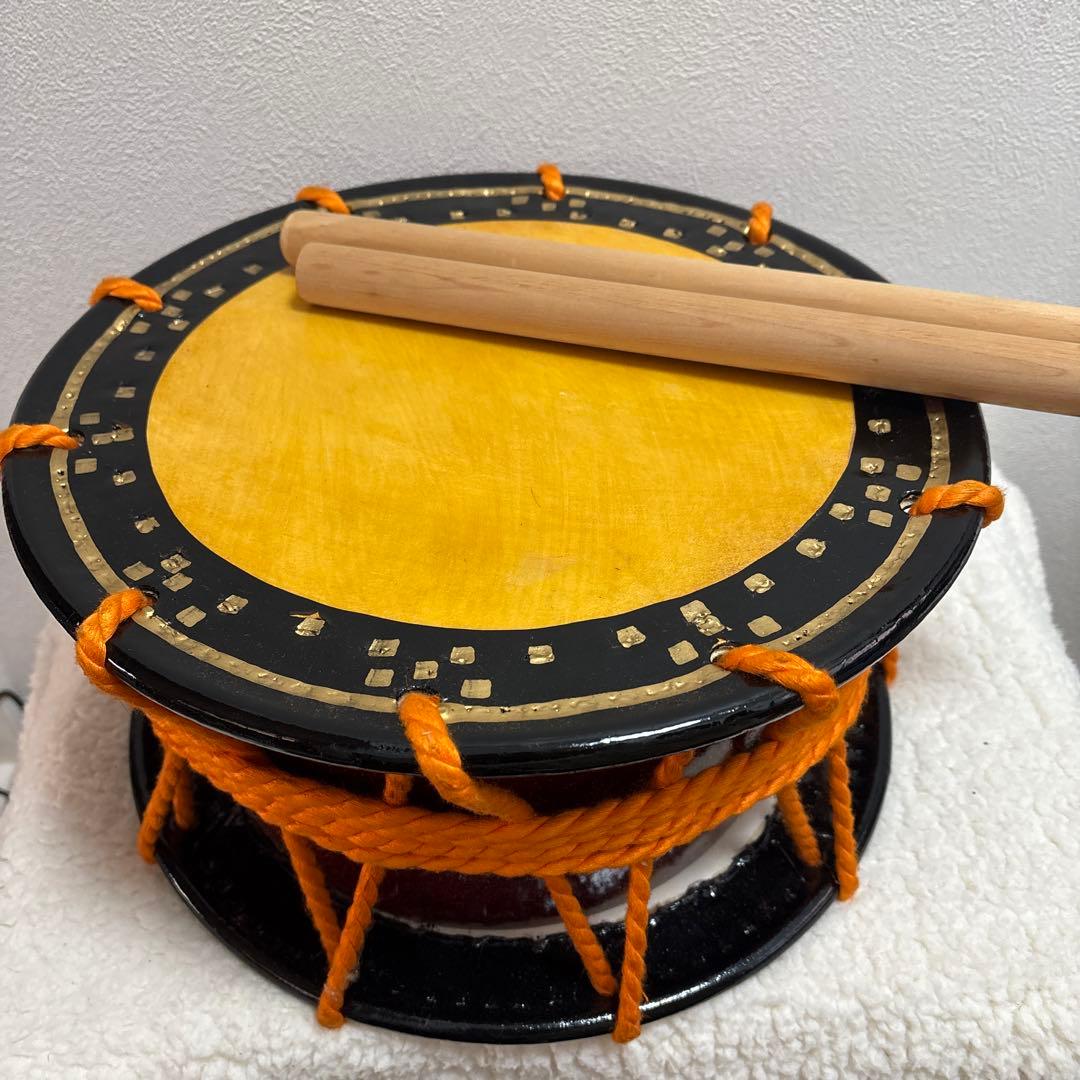 美品　和太鼓 木製 バチ付き　34cm×17cm