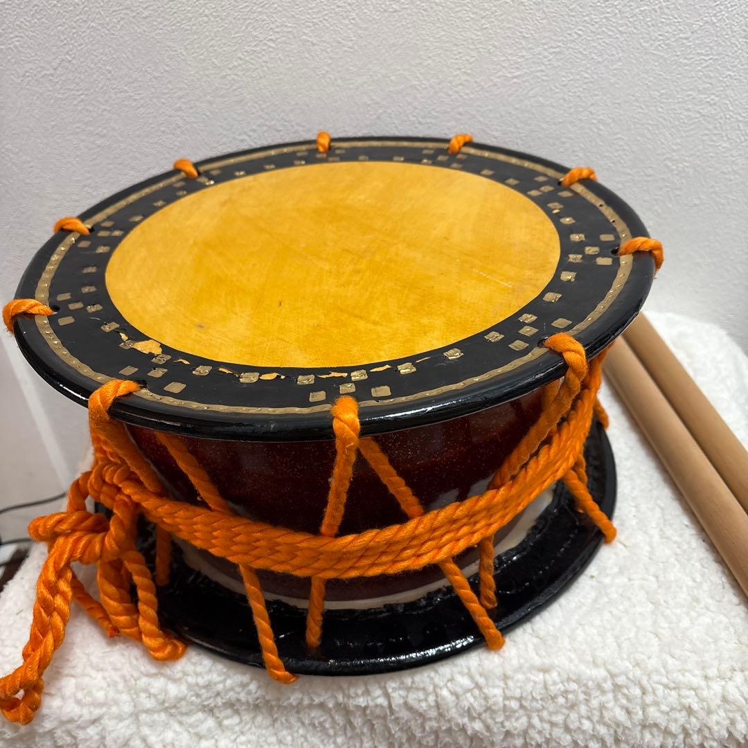 美品　和太鼓 木製 バチ付き　34cm×17cm