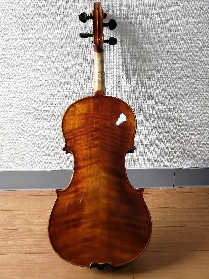 モダンヴァイオリン　(a modern french　violin)