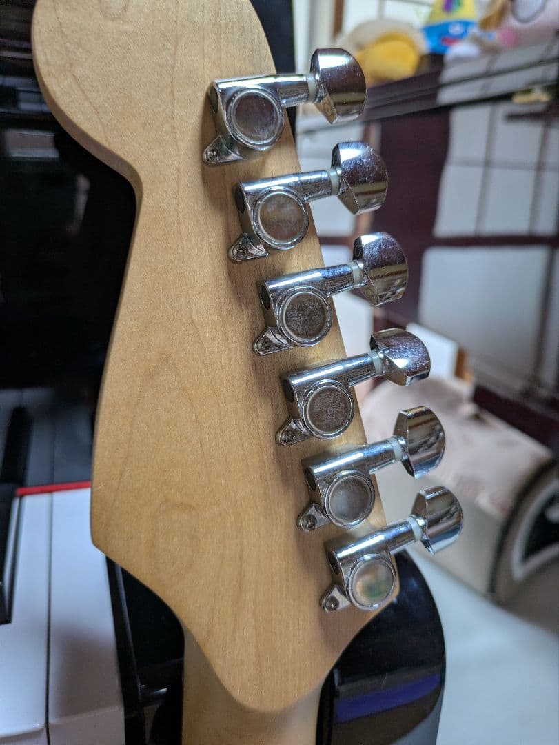 レジェンド　エレキギター　ブラック　ストラトキャスタータイプ