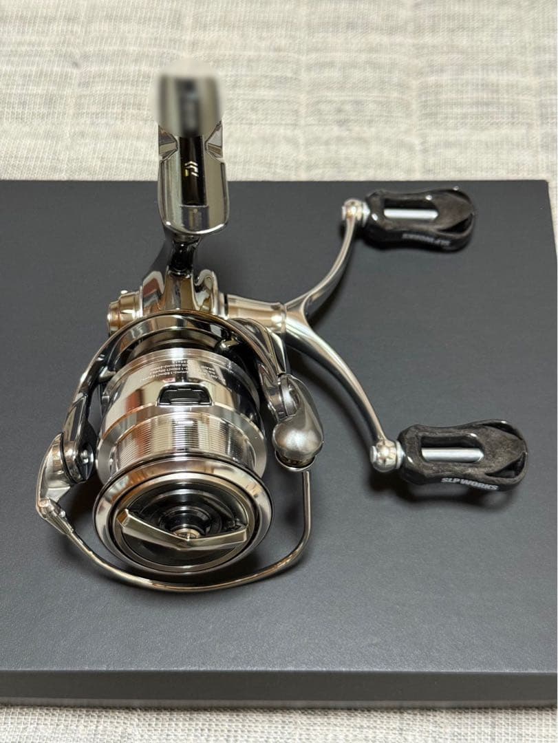 【美品】ダイワ 22 イグジスト LT2500S-DH SLPノブ EXIST