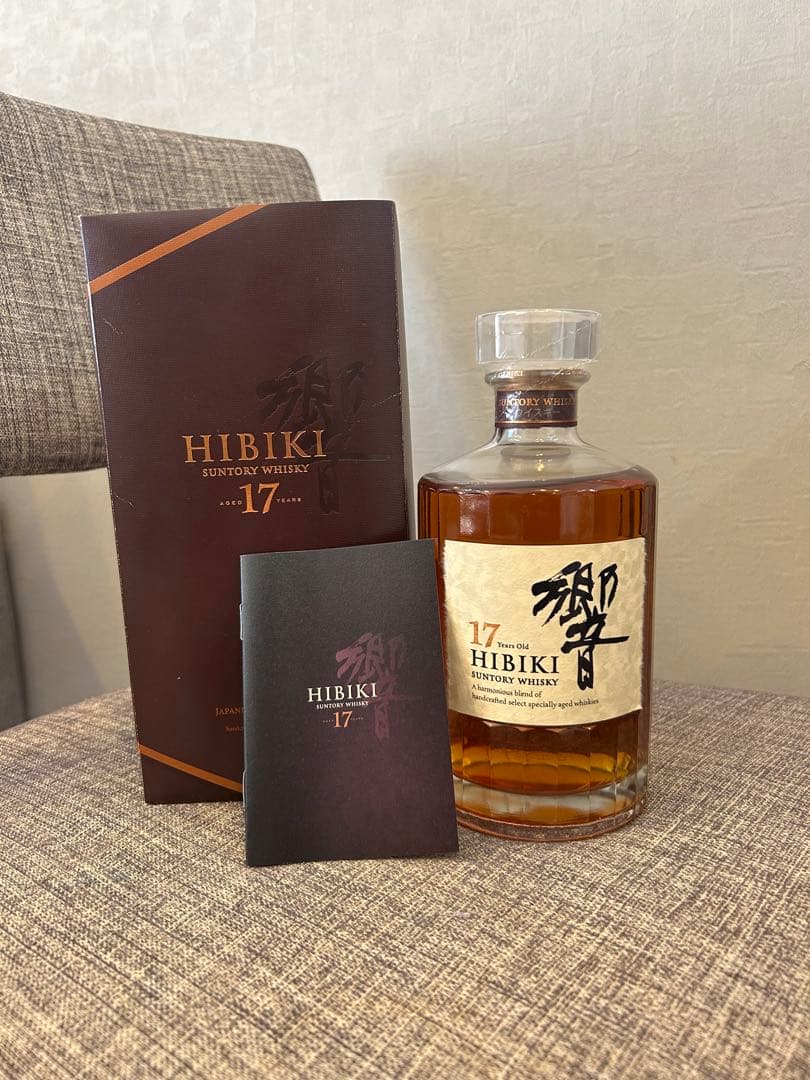 響　17年 HIBIKI ウイスキー 700ml 43%
