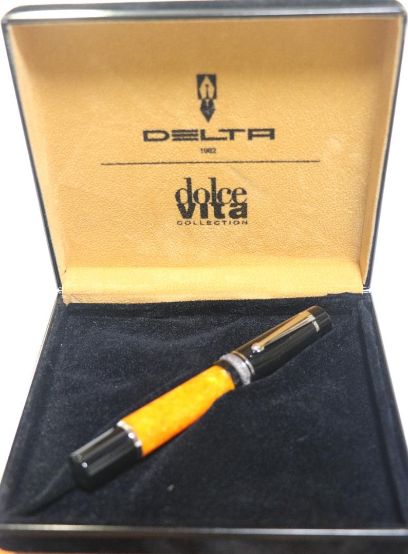超貴重　デルタ（DELTA）ドルチェヴィータ　MIDサイズ万年筆　中古品