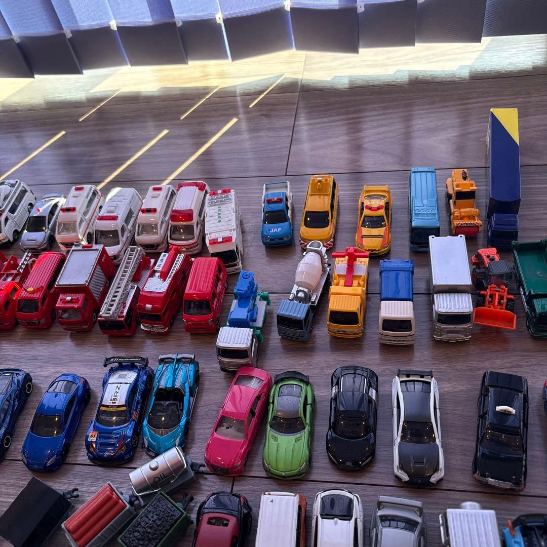 ミニカーセット トミカ 70台以上 引退品 ディズニー まとめ売り