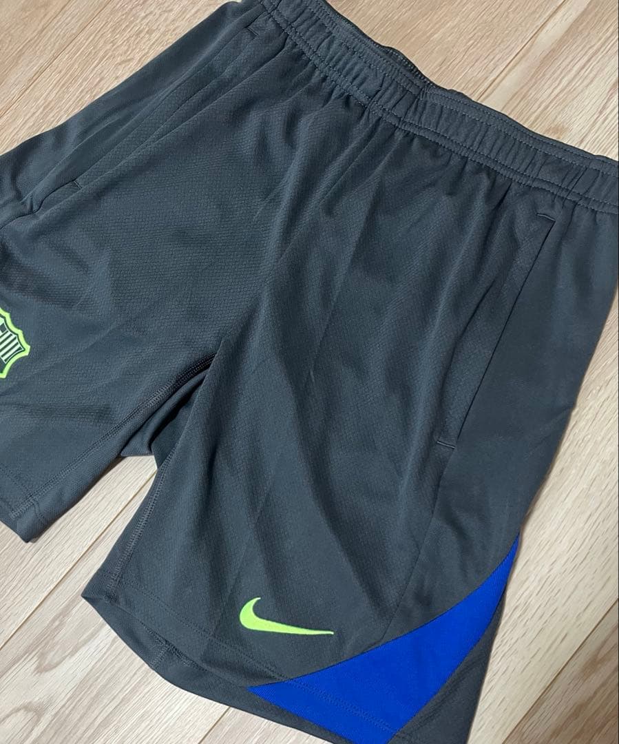 NIKE バルセロナ　トレーニングショーツ　ショートパンツ　新品　サッカー