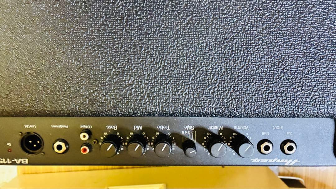 Ampeg BA-115 旧型 ベースアンプ 通電音出しOK
