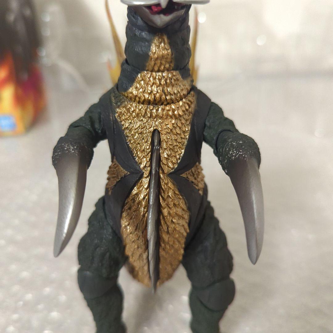 【希少・美品】S.H.モンスターアーツ ガイガン 1972 アクションフィギュア