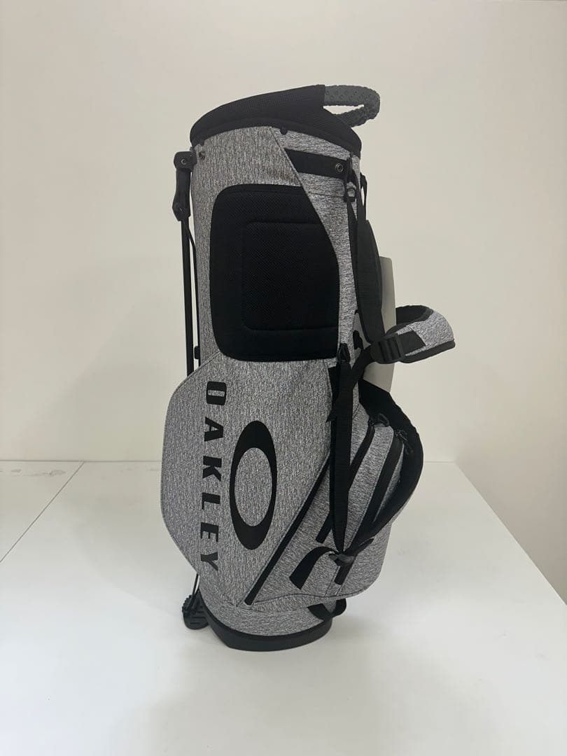 OAKLY ゴルフバック　スタンド付　新品未使用