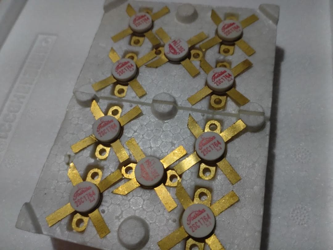 TOSHIBA 2SC1764　10PCS　新品未使用