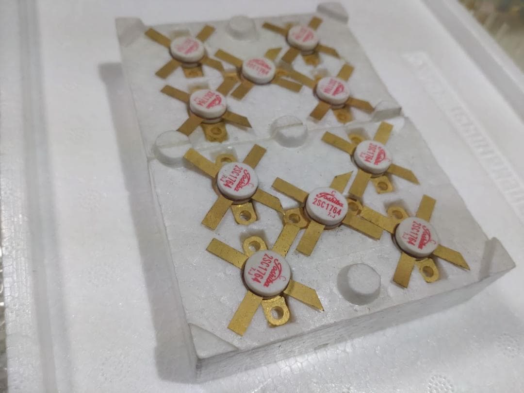 TOSHIBA 2SC1764　10PCS　新品未使用