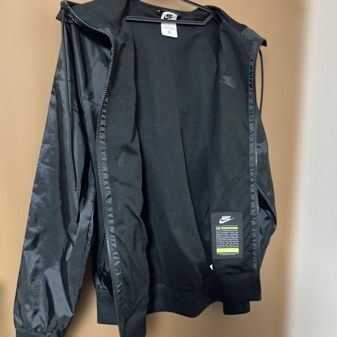 ナイキ Nike ウィンドランナー　オールブラック　Sサイズ