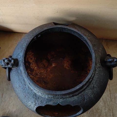 風炉、アラレ茶釜