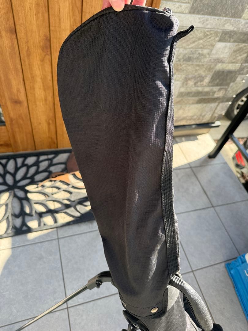 黒のゴルフバッグ・キャディバッグ