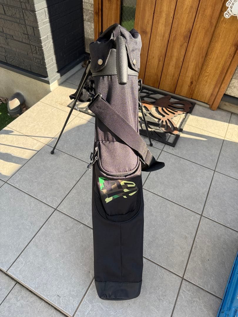 黒のゴルフバッグ・キャディバッグ