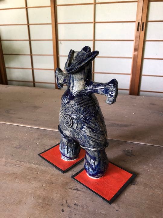 山の工房作品　青い埴輪