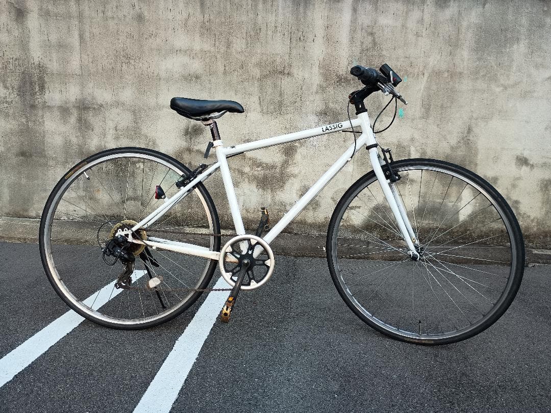 (No 1007) クロスバイク LASSIG 700 ホワイト