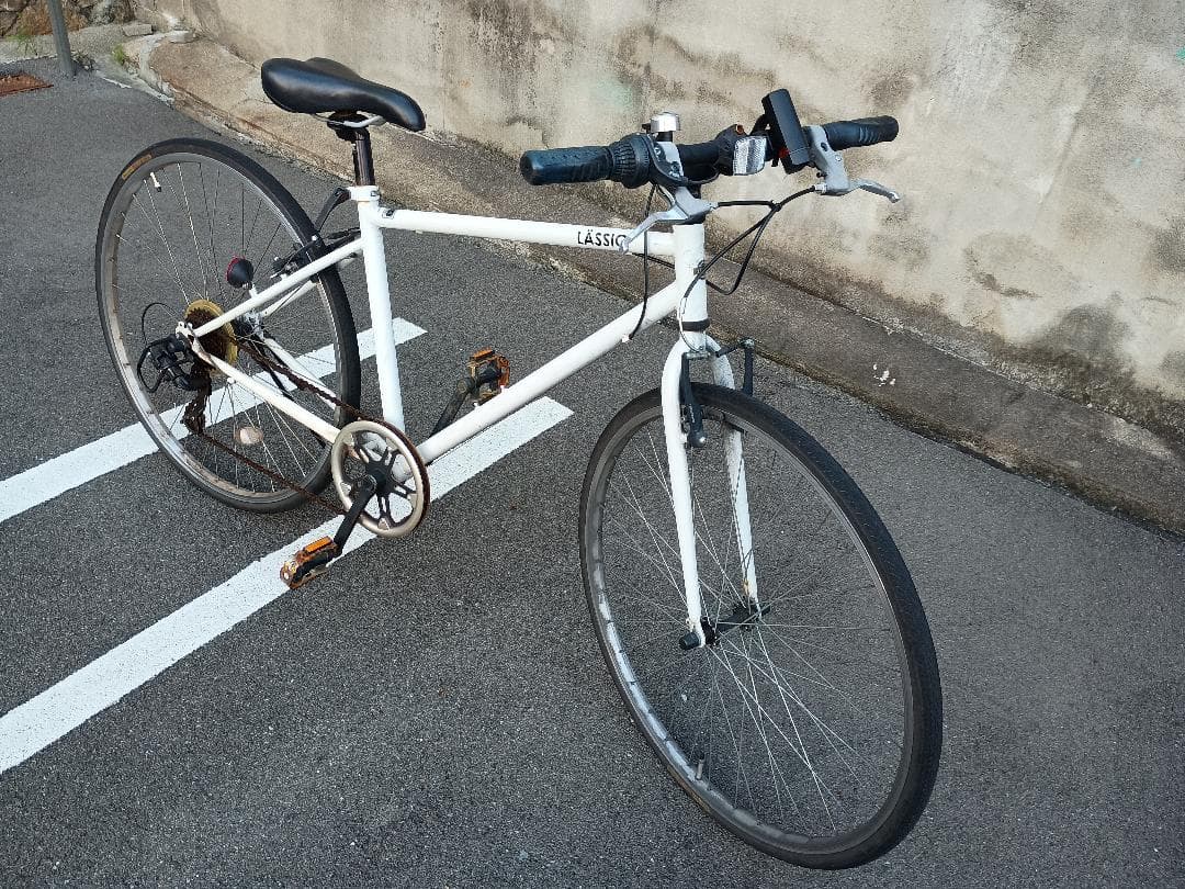 (No 1007) クロスバイク LASSIG 700 ホワイト