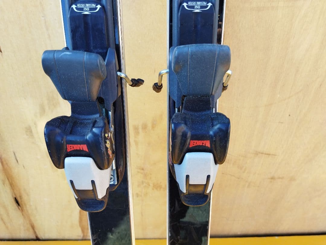 ROSSIGNOL ロシニョール　スキー　板　黒　SOLARIS