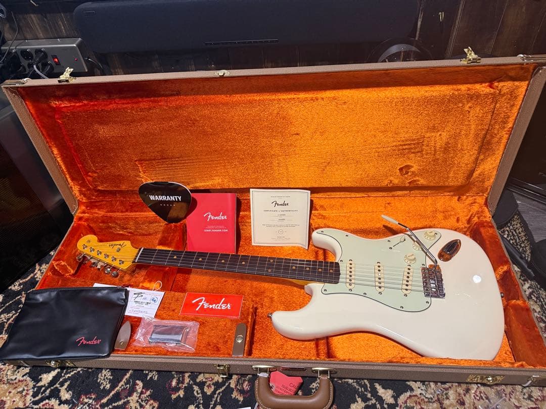 本日限定Fender American Vintage II ストラト