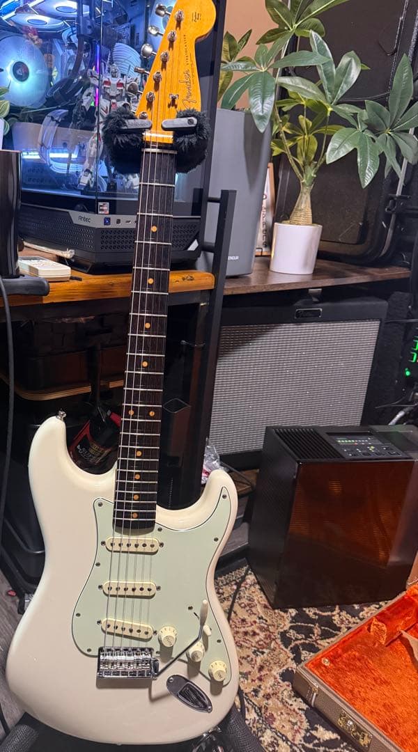 本日限定Fender American Vintage II ストラト