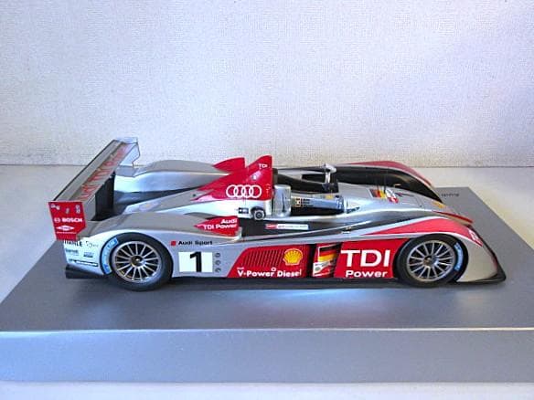 特価 Spark 1/18 アウディ R10TDI 2007 LM Winner