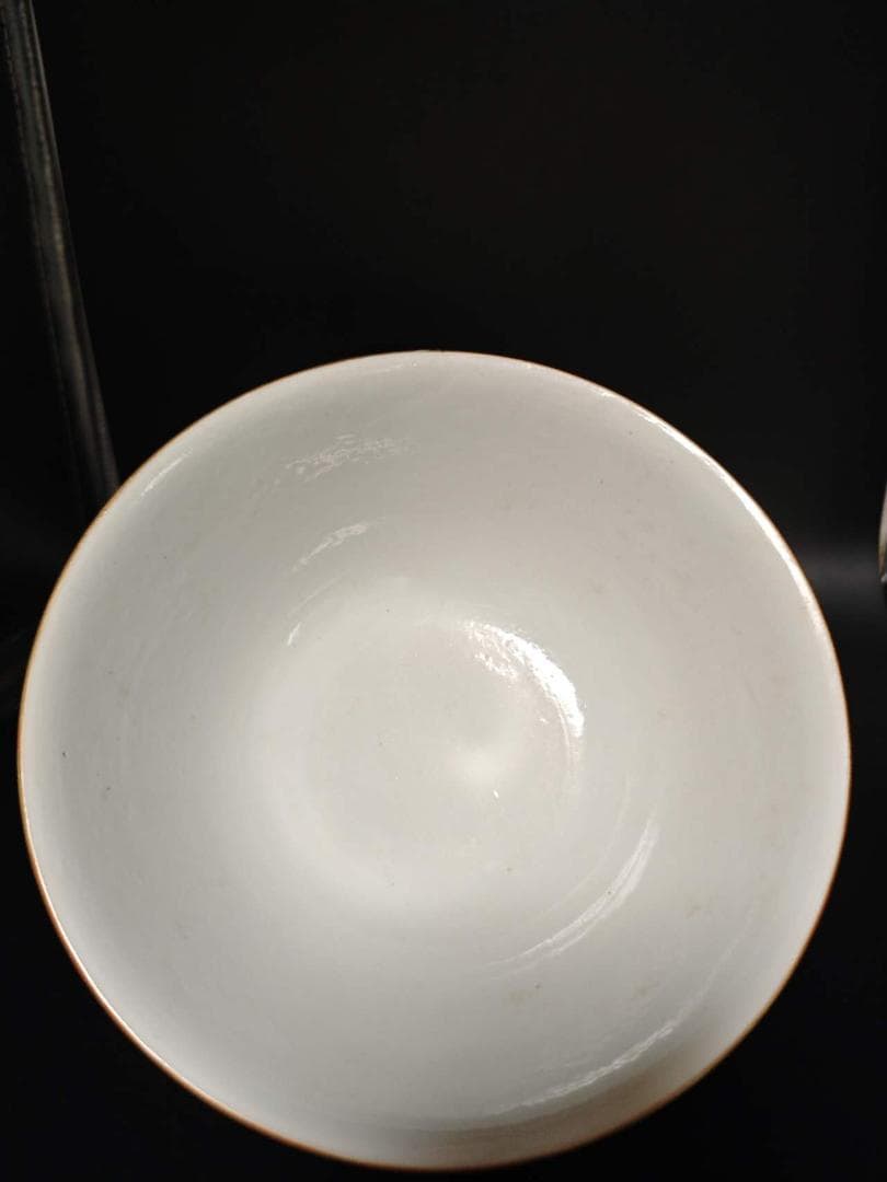 大清乾隆年製　天藍釉暗刻四季花紋霊芝吉祥紋碗(E-13)