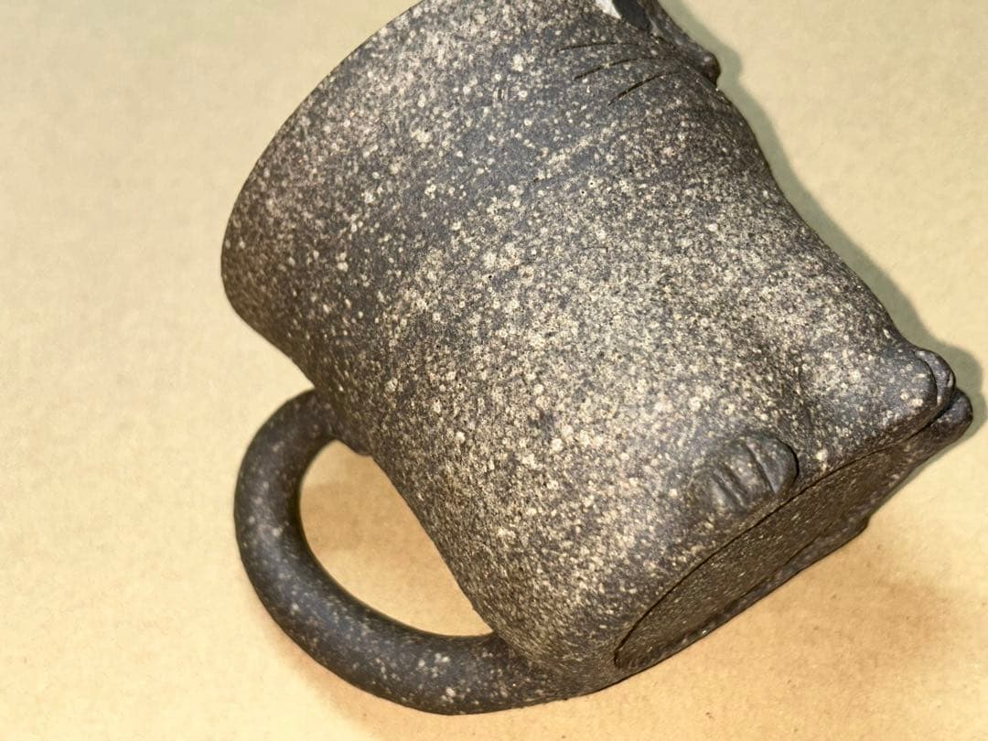 猫の陶器製 マグカップ