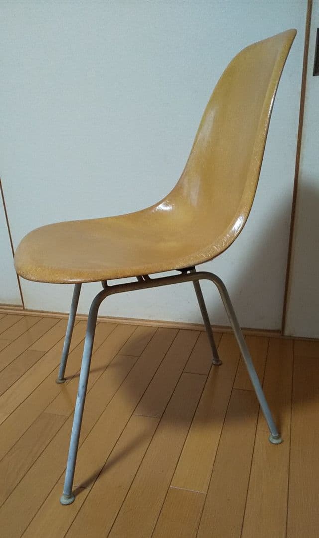 イームズチェア イエロープラスチックシェルチェア