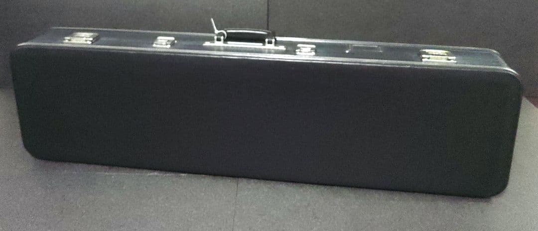 津軽三味線　太棹　東さわり　ハードケース　鍵付き【皮破れ】