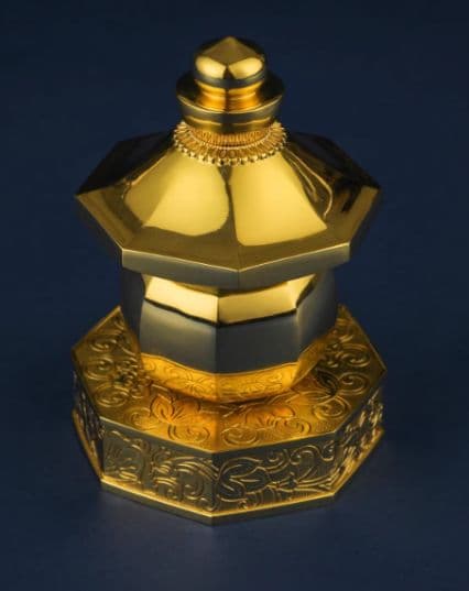 【修縁堂】密教法具 真言宗 舎利塔 八角五輪塔 経文蔵が入っています