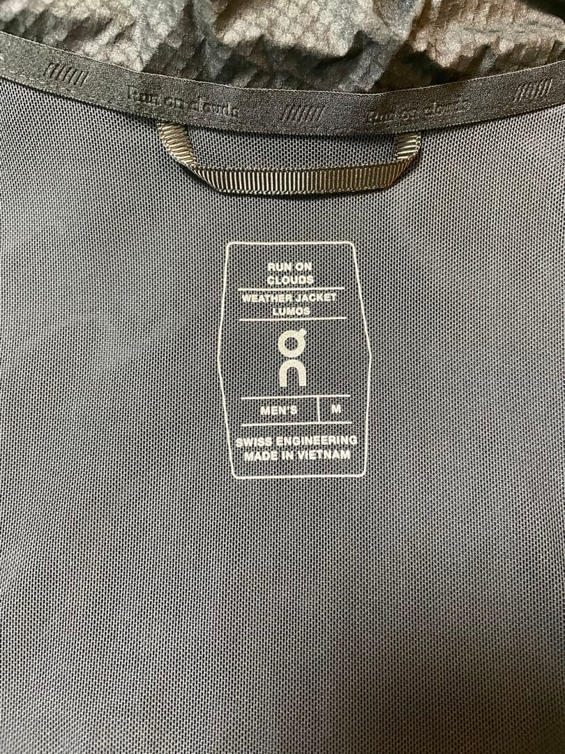 On whether jacket LUMOS ランニング running