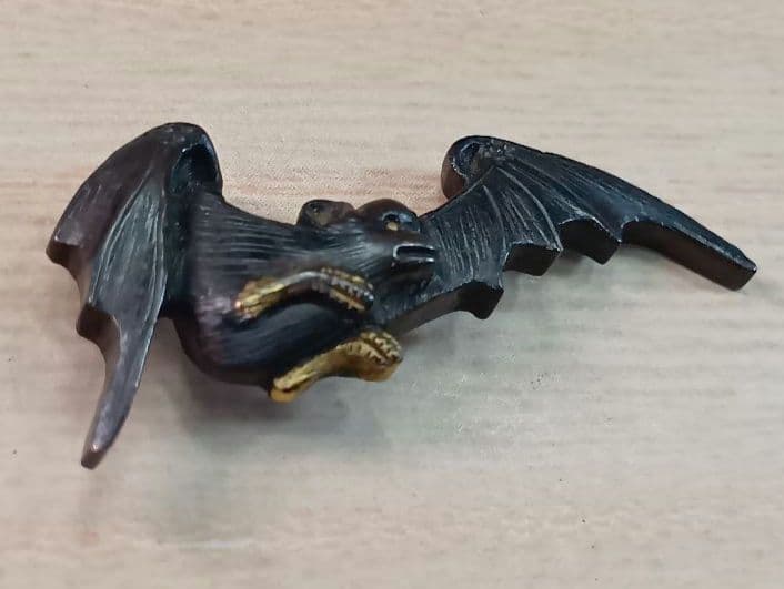 煙草入れ／蝙蝠前金具／すすき野と三日月