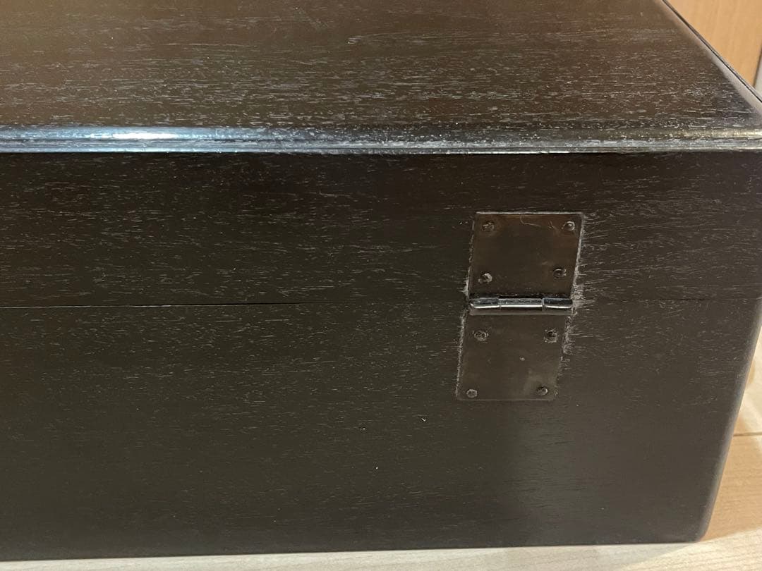 鑲箱擺件 高級感のある黒い木製の置物箱