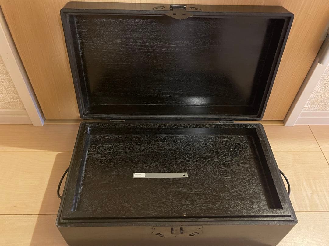 鑲箱擺件 高級感のある黒い木製の置物箱