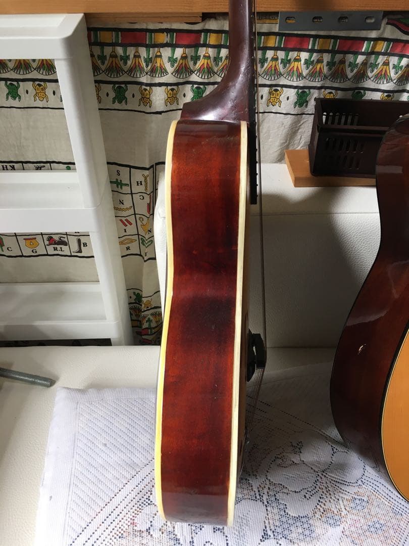 パーラーサイズピックギター木曽鈴木　アーチトップ　pu付き