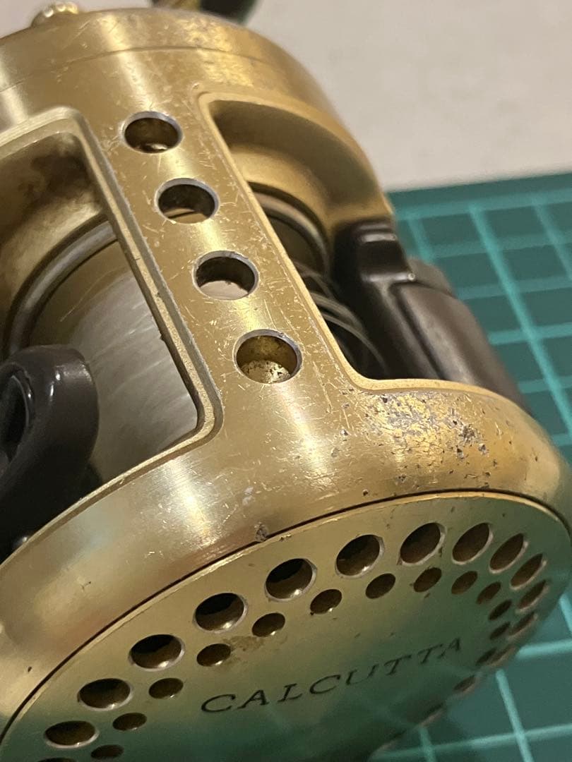 カルカッタCALCUTTA 100XT ベイトリール ゴールド