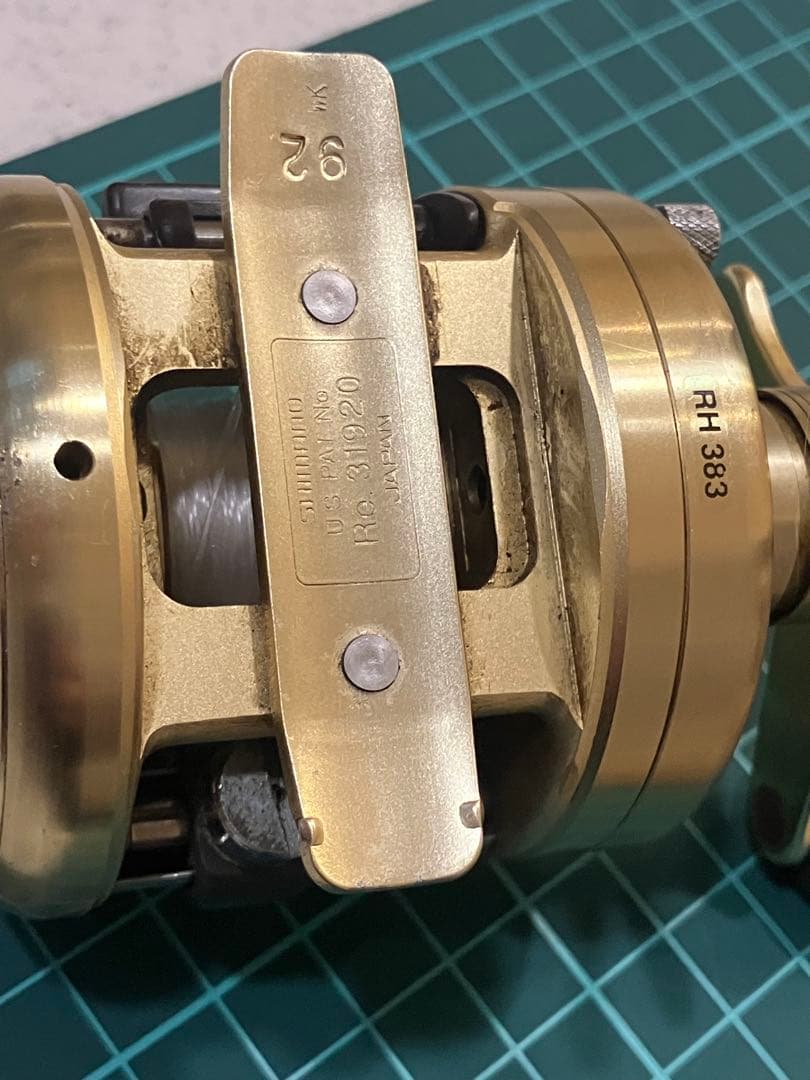 カルカッタCALCUTTA 100XT ベイトリール ゴールド