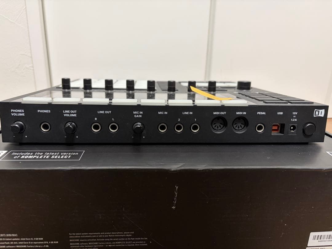 ①Native Instruments MASCHINE Mk3 ライセンス有