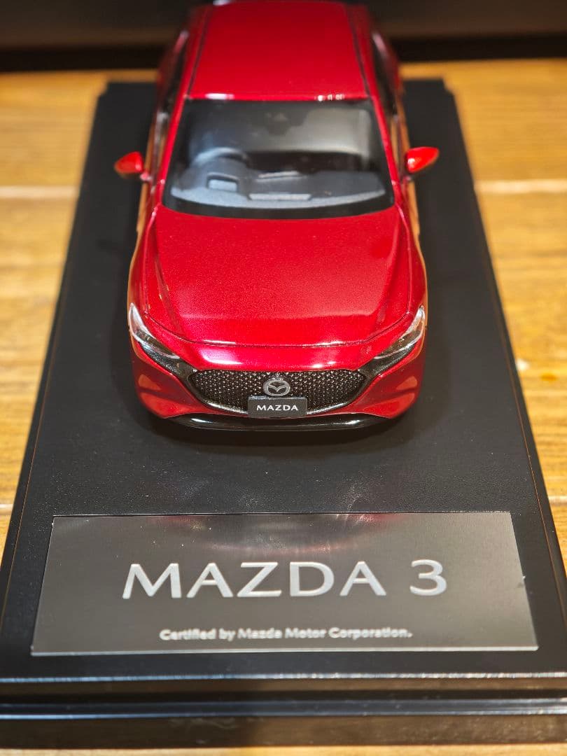 Mazda 3 スケールモデルカー レッド ファストバック
