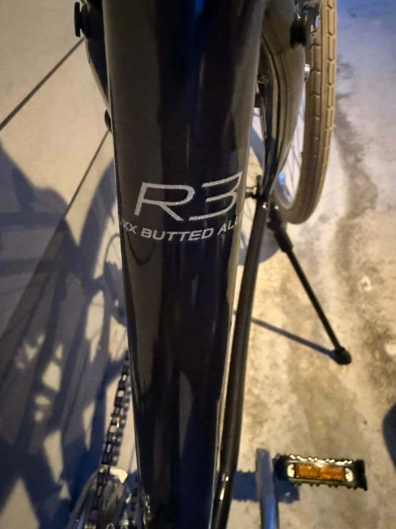 えいたろう１　Giant Escape R3 ブラック ロードバイク