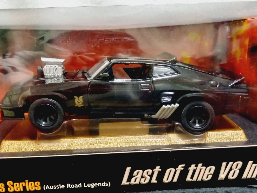 マッドマックス V8 インターセプター1/24ミニカー