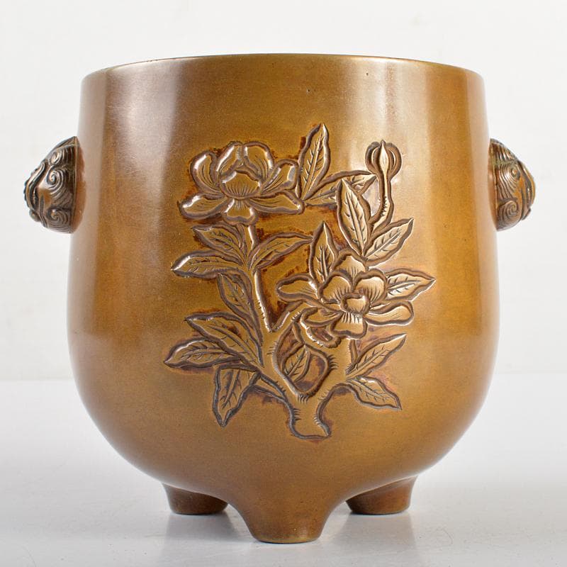 金屋五郎三郎 　宣徳銅　双耳花文　三足火入　共箱　F　R7007