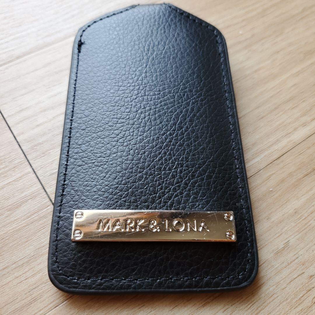 MARK & LONA ブラックレザー ネームタグ