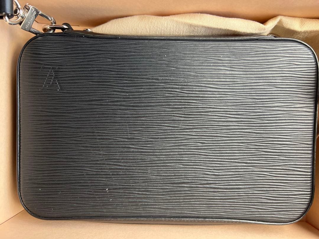 ルイヴィトン　エピ　ダンディウォレット