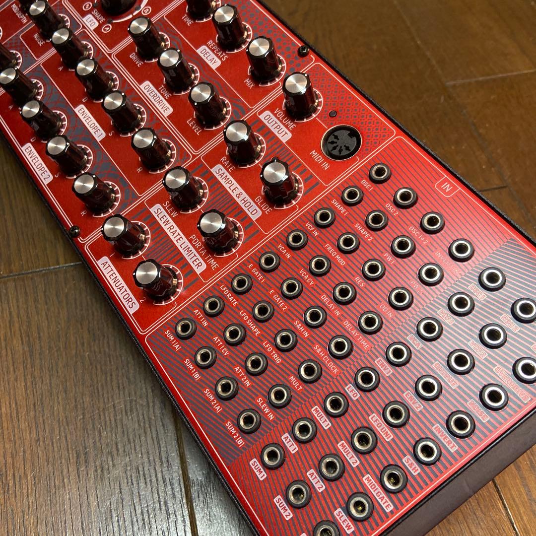 Behringer Neutron セミモジュラーアナログシンセサイザー